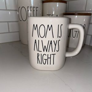 BNWT RAE DUNN MOM IS ALWAYS RIGHT MUG